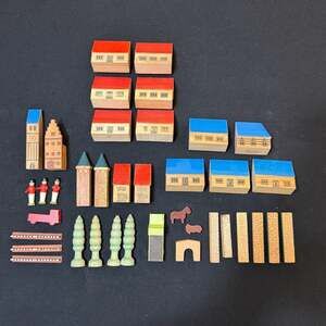 Vintage Eastern Germany Erzgebirge Wooden Miniature Putz Village Set 35 Pieces